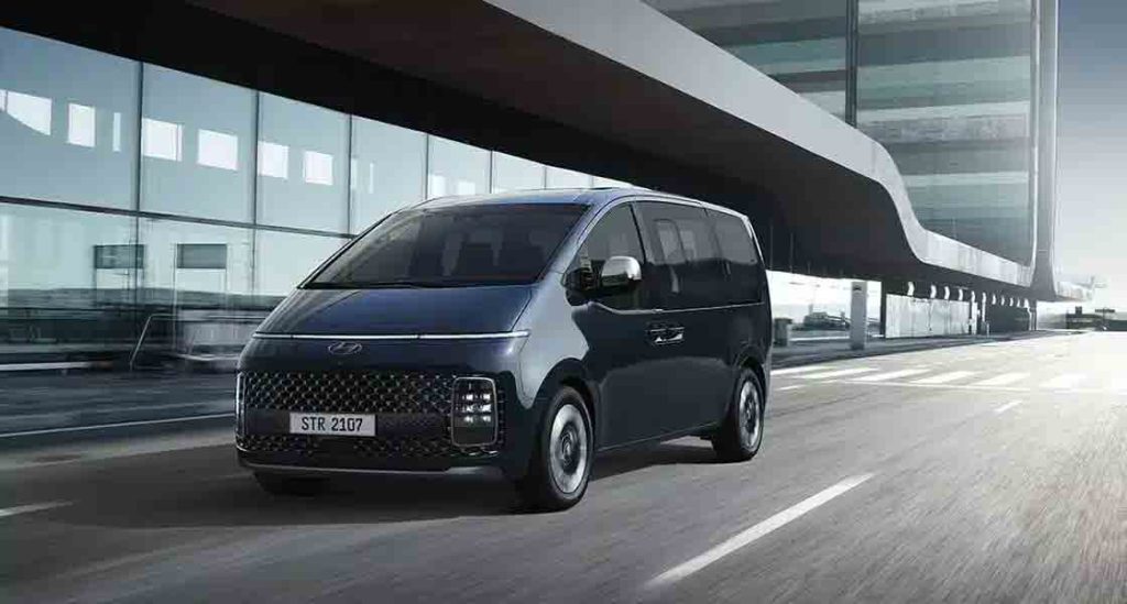 Hyundai Staria – Rent a luxurious and spacious Hyundai Staria for your group travel across the UAE.
